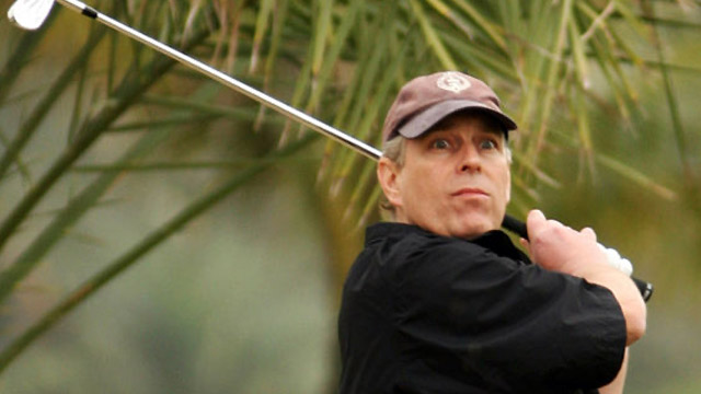 El Príncipe Andrés pierde los títulos honoríficos de los clubes de golf 
