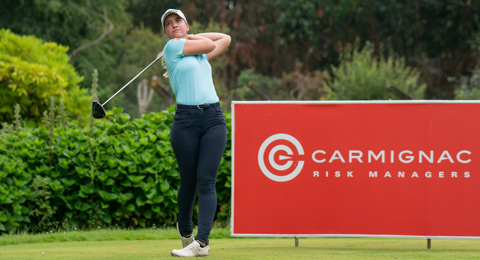 Laura Gómez, líder en solitario tras la primera jornada del Santander Golf Tour La Coruña