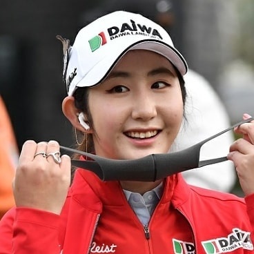 Mascarillas golf jugadoras Asia