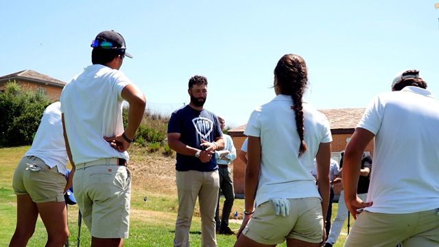 Les reflexions de Jon Rahm en tornar a l'Escola Nacional Blume