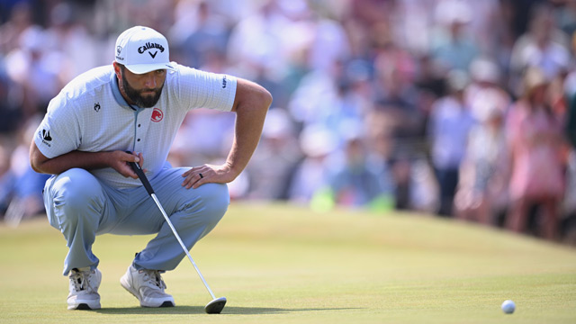 Jon Rahm es manté a l'aguait a sis cops