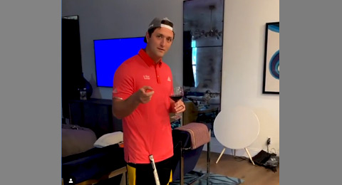 Vino y putter para apoyar una gran causa benéfica