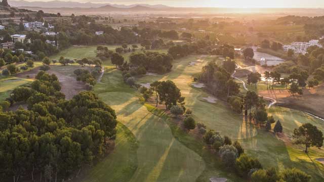 El Club de Golf El Bosque te enseña a jugar en 12 sesiones