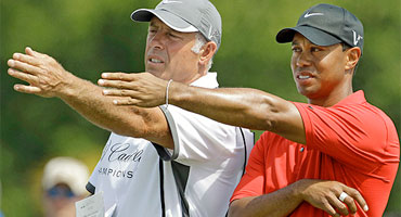 Tiger Woods continúa buscando un nuevo caddie