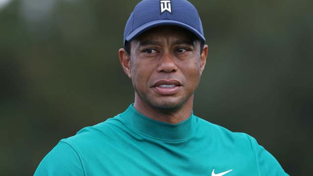 Tiger Woods agradece su trabajo a paramédicos y bomberos