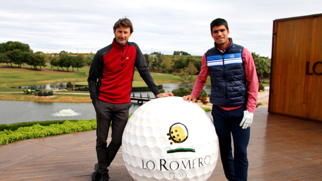 Carlos Alcaraz se relaja jugando al golf en Lo Romero