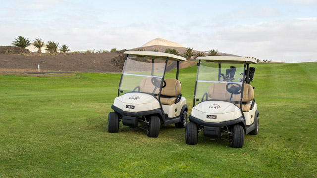 Lanzarote Golf apuesta por la sostenibilidad con una nueva flota de buggies