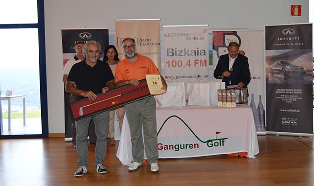 Bilbao, golf entre las nubes