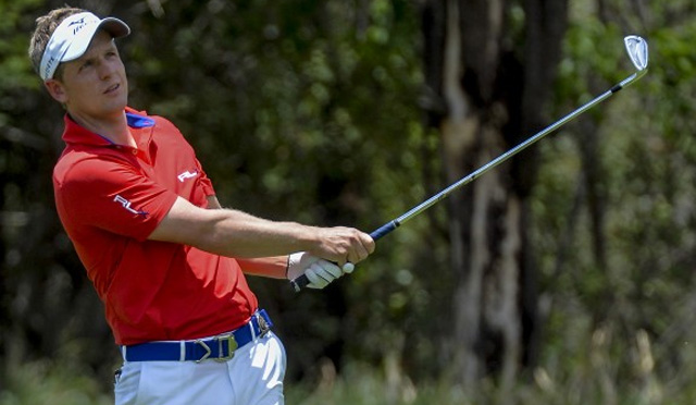 Luke Donald, al frente de una prueba pasada por agua