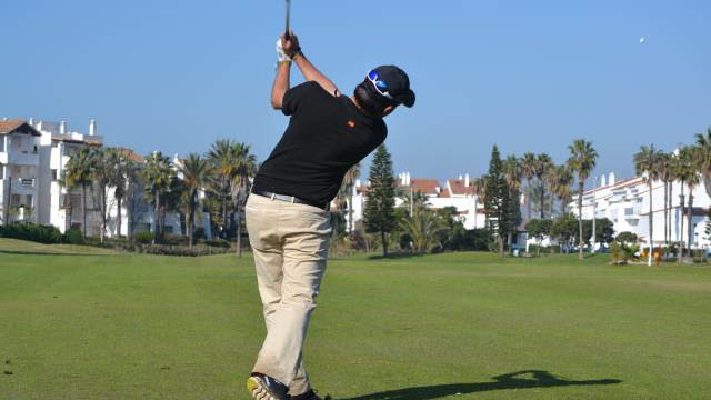 Ángel Hidalgo lidera la armada española en Acaya Golf Club