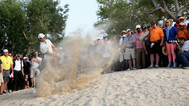 McIlroy, en un mal día, se matiene líder