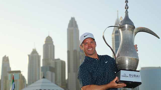 Paul Casey desparrama su talento por el desierto