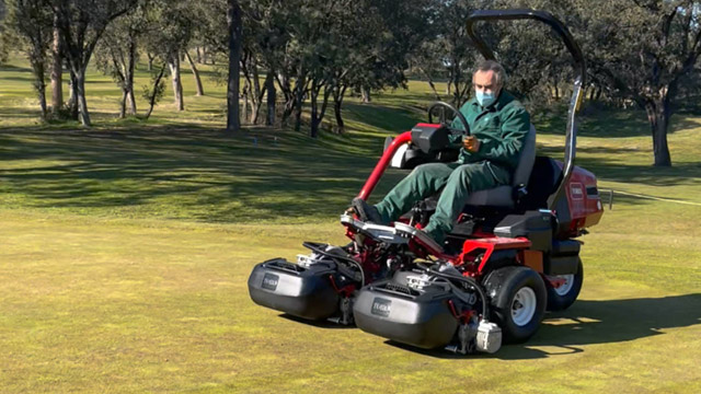 Club de Campo Villa de Madrid recibe la primera Greensmaster eTriFlex de España.