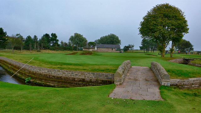 Hoy jugamos: el hoyo 10 de Carnoustie Golf Links