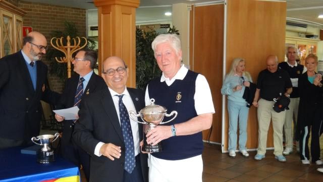 Maurice Kelly se impone en el Internacional Senior