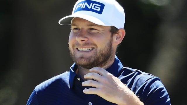 Tyrrell Hatton mira cara a cara a la bestia