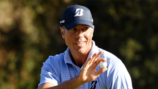 Matt Kuchar aguanta en Riviera Country Club