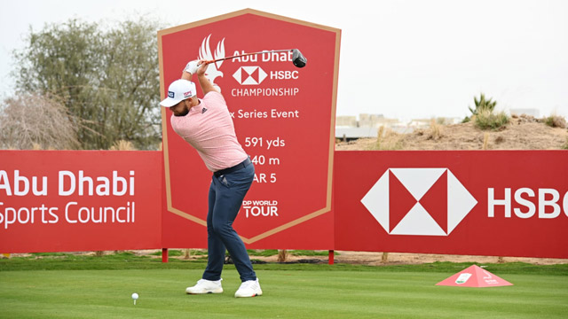 Tyrrell Hatton comienza con buen pie en Yas Links