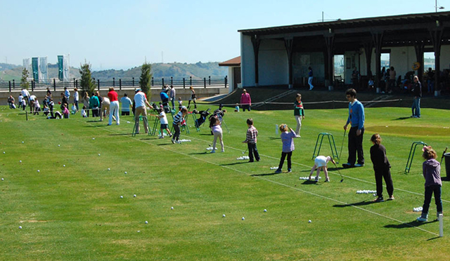 Valle Romano quiere 'enganchar' a los niños al golf