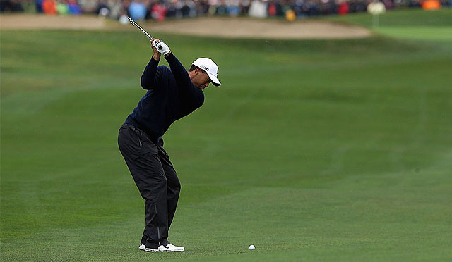 Tiger Woods da un gran paso para ser 'profeta en casa'