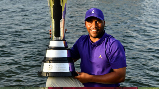 Harold Varner III se lleva el cheque en Arabia Saudí. Adri Arnaus, tercero