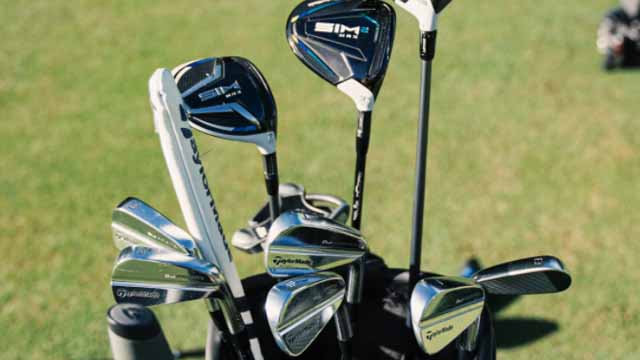 Las armas de Dustin Johnson en Royal Greens Golf