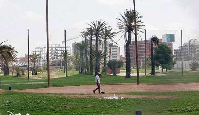 El golf se prepara para ir a la escuela en Elche