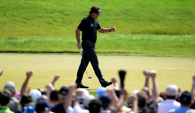 La 'motivación' de Mickelson le convierte en el primer líder