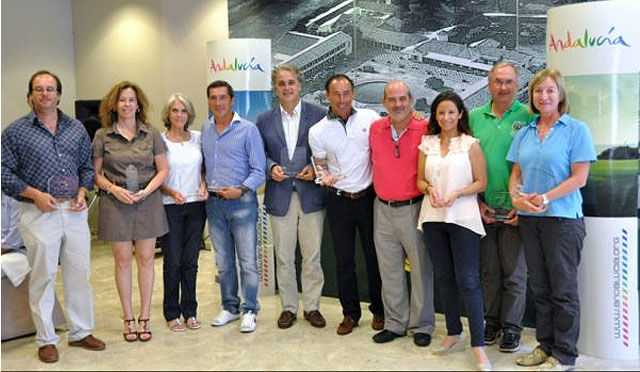 Almería trata de seducir a los aficionados en su paso por Málaga