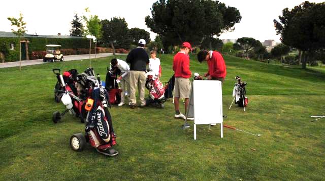 186 golfistas iluminan La Cala