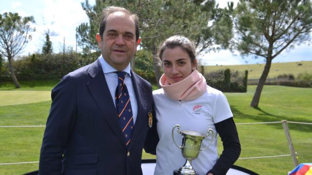 Nuria Bertrán campeona de España de Pitch and Putt