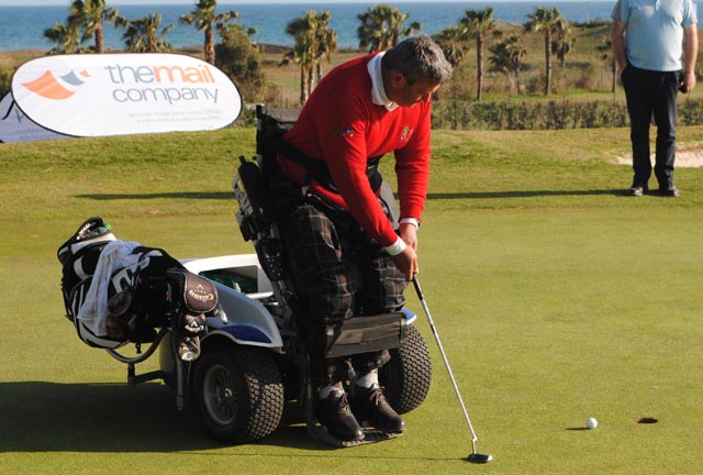 Los profesionales muestran su apoyo al European Challenge for Wheelchair Golfers