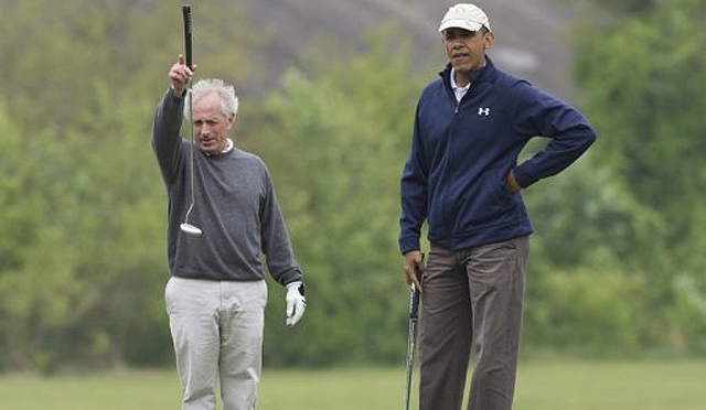 Obama trata de seducir a sus rivales en un campo de golf
