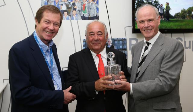 Ángel Gallardo recibe el reconocimiento de la PGA