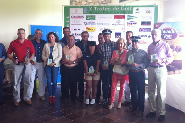 La Policía Local de Albacete juega al golf por una buena causa