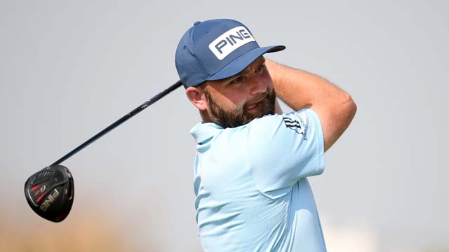 Andy Sullivan mantiene la presión en Jumeirah Golf