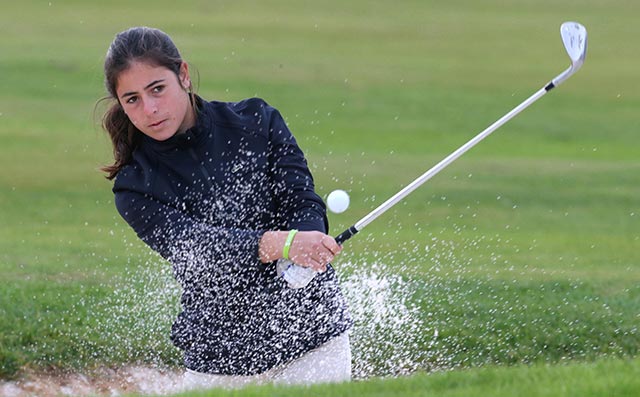 Ana Peláez y Lucas Vacarisas lideran en La Sella