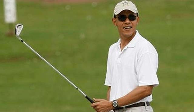 Obama se divierte jugando al golf