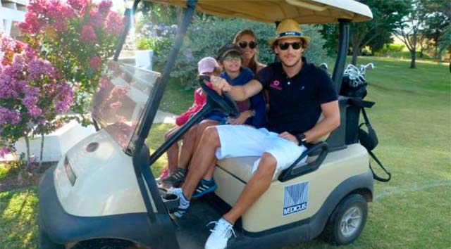 Diego Forlán juega al golf por una buena causa