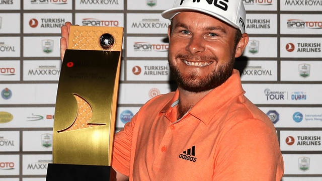 Tyrrell Hatton se impone bajo los focos