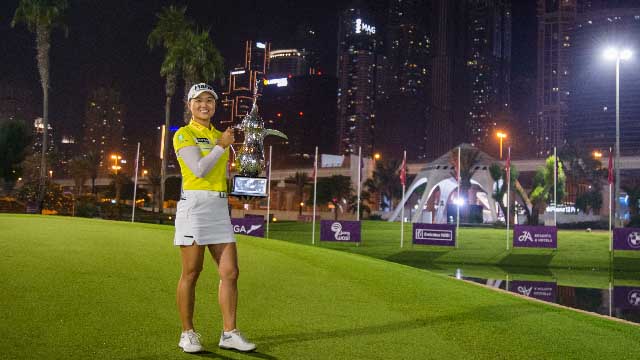 Minjee Lee vence en la noche de Dubai, Nuria Iturrioz acaba tercera