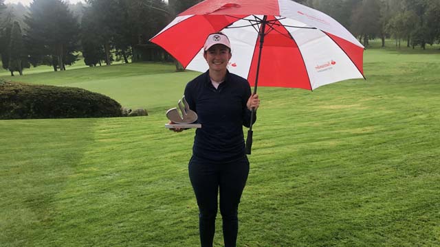 Rachel Goodall vence a la lluvia en La Coruña