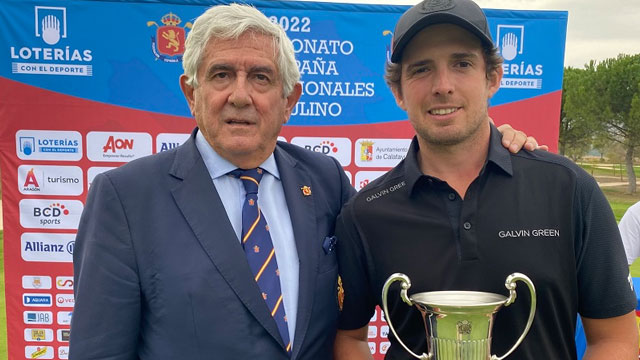 Manuel Elvira estrena a lo grande su palmarés profesional en el Campeonato de España Masculino