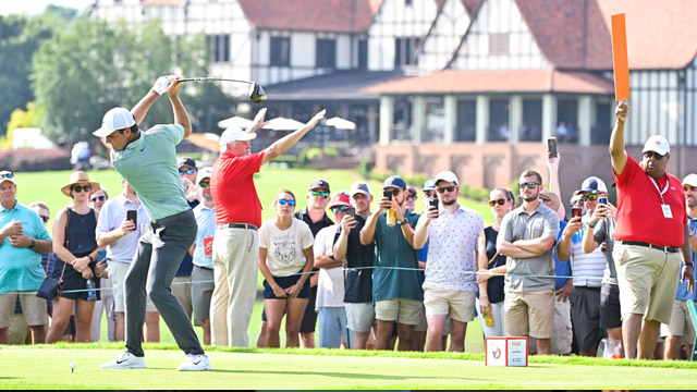 La bocina salva a Scottie Scheffler en East Lake