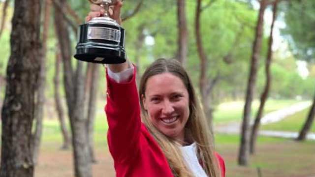 Ane Urchegui se impone en el Mid Amateur Femenino