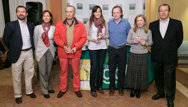 La lluvia no puede con el golf en Sevilla