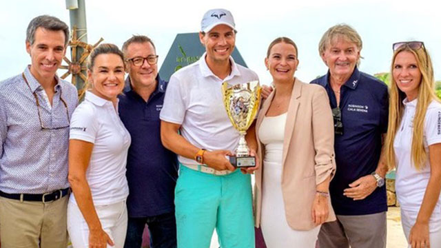 Rafa Nadal juega al golf por un fin solidario