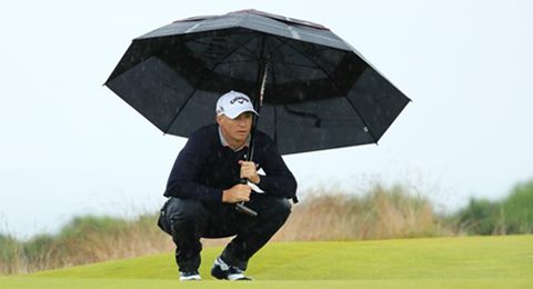 La lluvia hace fuerte a Alex Noren