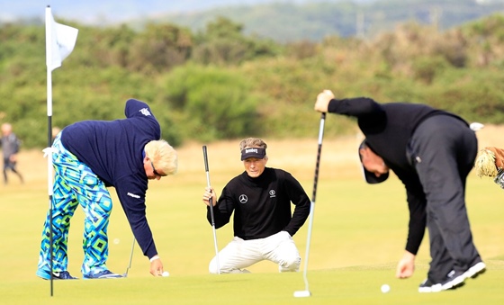 Bernhard Langer liderato en solitario British senior open