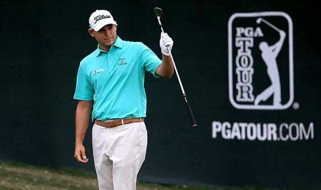 Bill Haas lidera la tabla y Spieth mete miedo